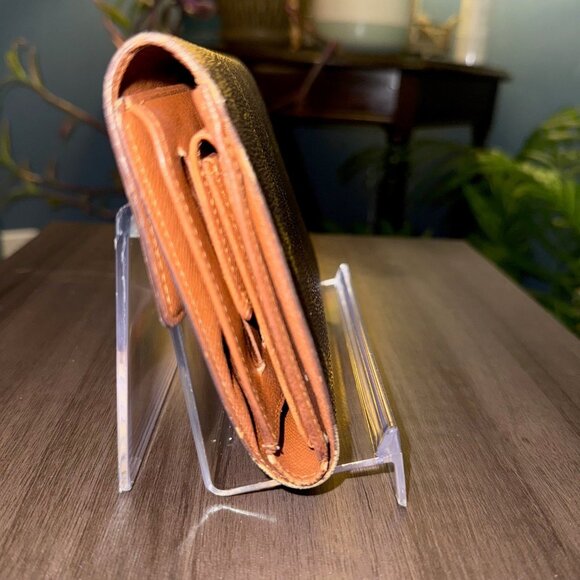 Authentic Vintage LV Wallet - Picture 4 of 9